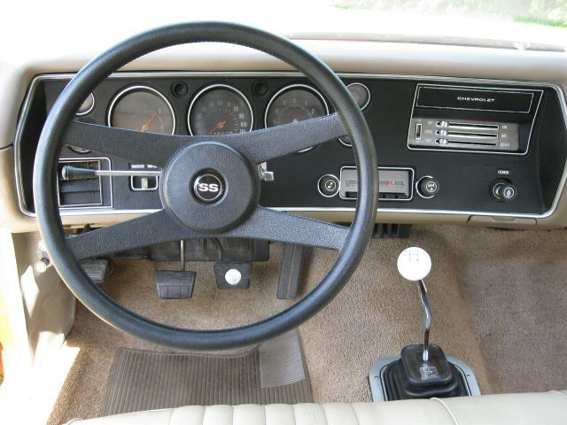 1971 Chevelle Steering Wheels and Door Panels